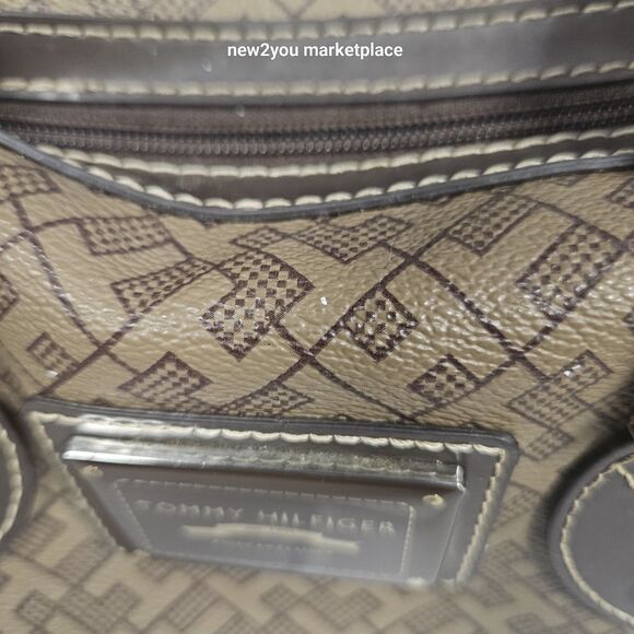 tommy hilfiger hand bag compact purse brown with black interior lightly used - Picture 10 of 16